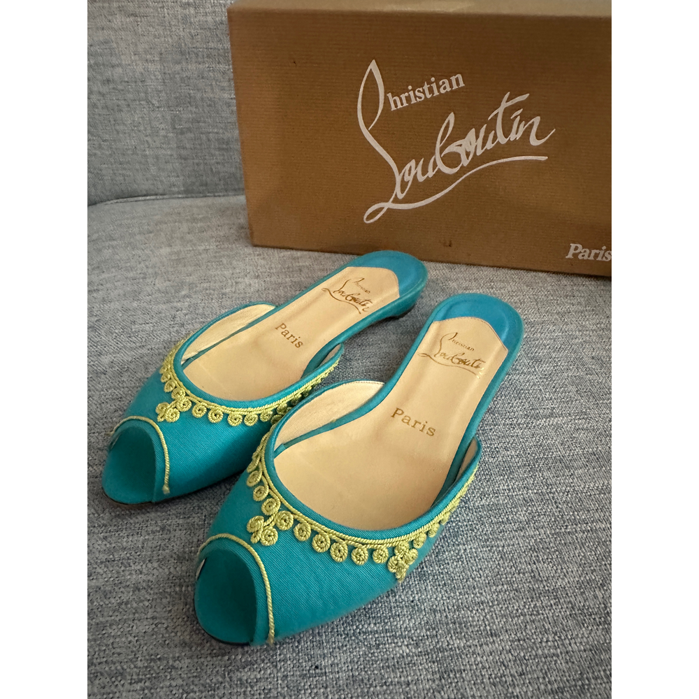 Christian Louboutin embroidered peep-toe slides in turquoise with gold - Picture 2 of 7